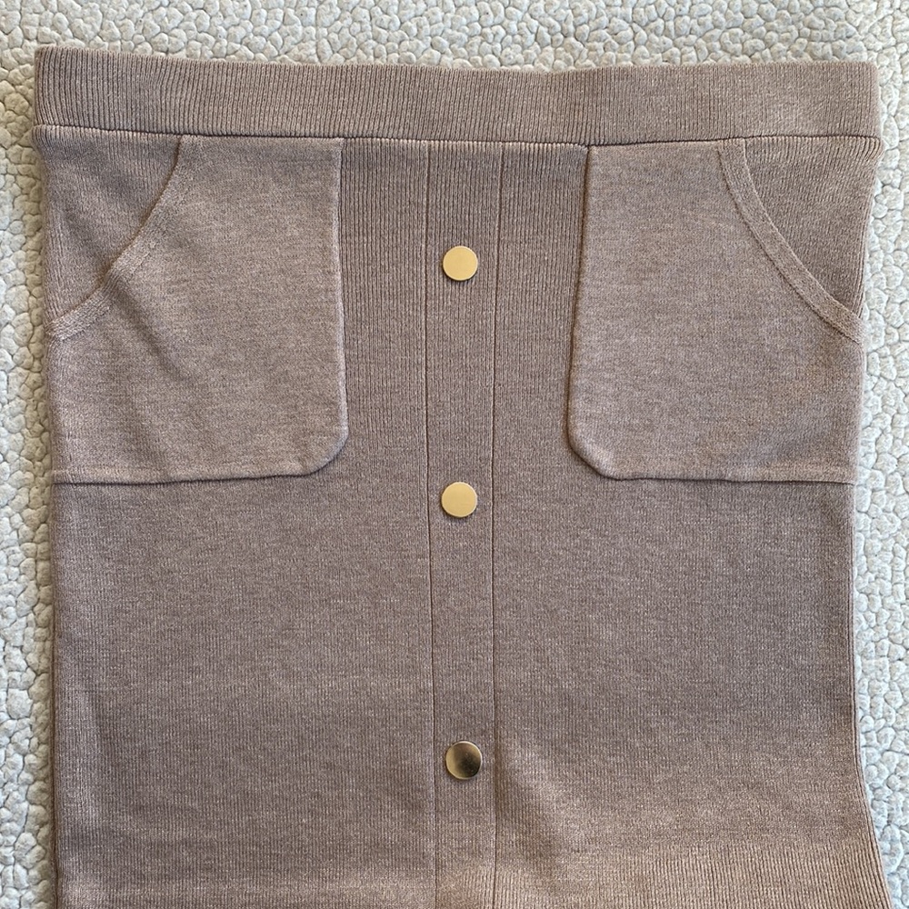 NWT Retrology Beige Tan Sweater Skirt, Size medium - Picture 4 of 10